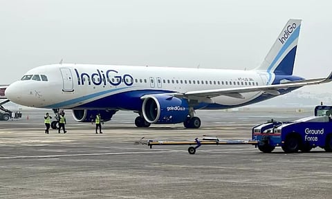 இந்தியாவில் 18 விமான நிலையங்கள் மூடல்.. 200க்கும் மேற்பட்ட விமானங்கள் ரத்து