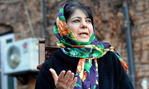 இந்தியா-பாகிஸ்தான் சண்டையில் பெண்களும் குழந்தைகளும் தான் கொல்லப்படுகிறார்கள் - மெகபூபா முப்தி கண்ணீர்