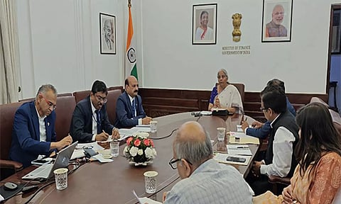 தடையின்றி வங்கி சேவை கிடைக்க வேண்டும்: நிதி மந்திரி நிர்மலா சீதாராமன்