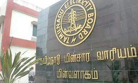 தமிழகத்தில் கோடை மழையால் மின்சார தேவை குறைந்துள்ளது- தடையில்லா மின்சாரம் வழங்க நடவடிக்கை
