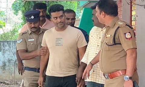 மத போதகர் ஜான் ஜெயராஜுக்கு நிபந்தனை ஜாமின்- சென்னை உயர்நீதிமன்றம்