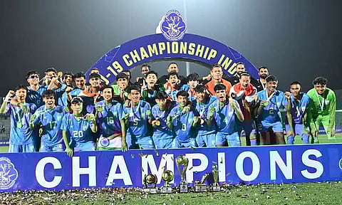 ஜூனியர் தெற்காசிய கால்பந்து தொடரில் சாம்பியன் பட்டத்தை வென்றது இந்தியா