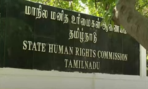 தனியார் மருத்துவமனைக்கு சிகிச்சை அளிக்க செல்லும் அரசு மருத்துவர்களை கண்காணிக்க ஆணை