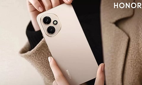 வெளியீட்டுக்கு ரெடியான ஹானர் 400 சீரிஸ் - லீக் ஆன முக்கிய அம்சங்கள்