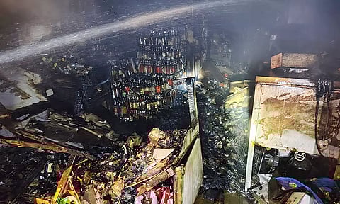 மானாமதுரையில் டாஸ்மாக் கடைக்கு மர்ம நபர்கள் தீ வைப்பு