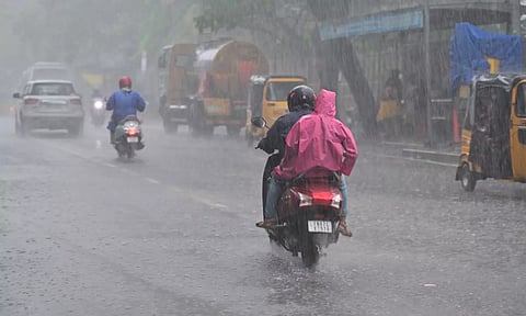 தமிழகத்தில் காலை 10 மணி வரை 7 மாவட்டங்களுக்கு மழை எச்சரிக்கை