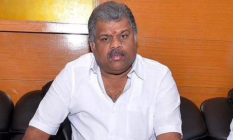 அனுமதி இல்லாத கல்குவாரிகளை மூட வேண்டும்- ஜி.கே.வாசன் வலியுறுத்தல்