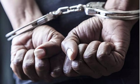 பாகிஸ்தான் உளவுத்துறைக்கு முக்கிய தகவல்களை பகிர்ந்த சிஆர்பிஎஃப் வீரர் கைது