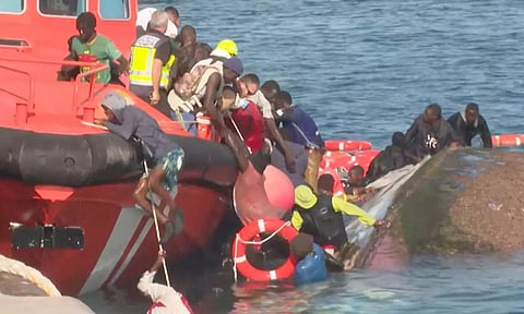 ஸ்பெயின் தீவு அருகே புலம்பெயர்ந்தோர் படகு கவிழ்ந்து பெண்கள் உள்பட 7 பேர் உயிரிழப்பு