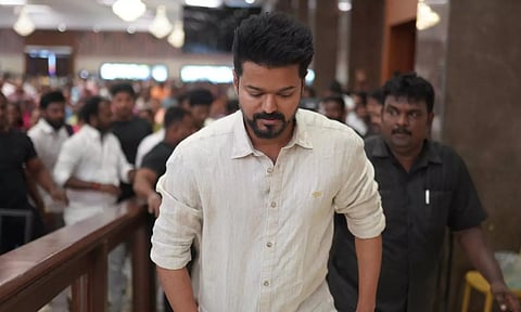 த.வெ.க. சார்பில் கல்வி விருது வழங்கும் விழா- விஜய் வருகை