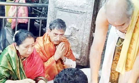 22 புண்ணிய தீர்த்தங்களில் நீராடல்: ராமேசுவரம் கோவிலில் கவர்னர் ஆர்.என்.ரவி சுவாமி தரிசனம்