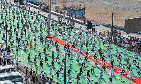 ஆந்திராவில் கின்னஸ் சாதனைக்காக 5 லட்சம் பேர் பங்கேற்கும் யோகா நிகழ்ச்சி