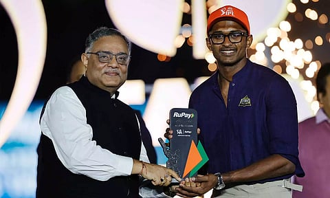 ஆரஞ்ச் கேப் உட்பட 4 முக்கிய விருதுகளை தட்டி தூக்கிய தமிழக வீரர் சாய் சுதர்சன்