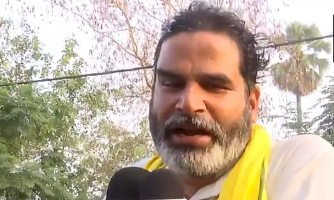 பீகாரிகள் கூலிவேலை செய்ய பிறந்தவர்கள் எனில் ஏன் இங்கு வாக்கு கேட்க வருகிறீர்கள்?: பிரசாந்த் கிஷோர்