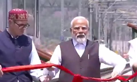 உலகின் உயரமான ரெயில்வே பாலத்தை திறந்து வைத்தார் பிரதமர் மோடி