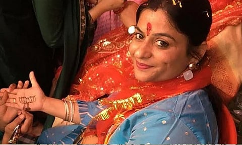 13 வயது மகளை காதலன் மற்றும் உதவியாளருக்கு பாலியல் இரையாக்கிய பாஜக பெண் தலைவர் கைது