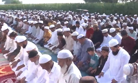 தமிழகம் முழுவதும் பக்ரீத் பண்டிகை கோலாகல கொண்டாட்டம் - இஸ்லாமியர்கள் சிறப்பு தொழுகை