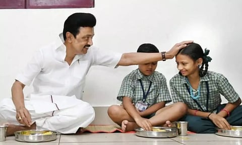 காலை உணவுத் திட்டம் நாளைய தமிழ்நாட்டின் அடித்தளம் - ஆசிரியர் செயலால் நெகிழ்ந்த முதல்வர் ஸ்டாலின்