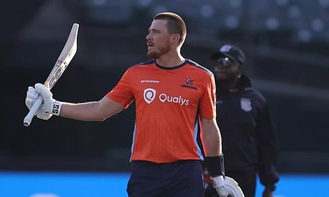 டி20 கிரிக்கெட்டில் அதிக சிக்சர்: கிறிஸ் கெயில் சாதனையை முறியடித்த நியூசிலாந்து வீரர்