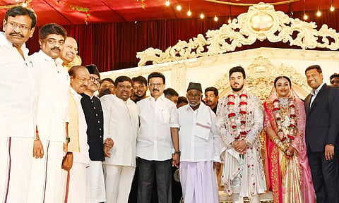 எம்.பி. நவாஸ்கனியின் மகன் திருமண விழாவில் பங்கேற்று மணமக்களை வாழ்த்தினார் மு.க.ஸ்டாலின்