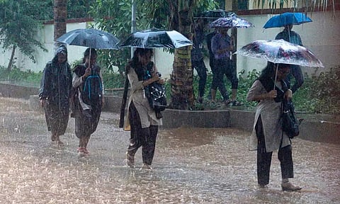 ஆரஞ்ச் அலர்ட்: நீலகிரியில் 4 தாலுகாவில் உள்ள பள்ளிகளுக்கு மட்டும் இன்று விடுமுறை அறிவிப்பு