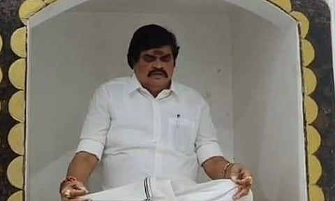 இ.பி.எஸ். முதலமைச்சராக வேண்டி நள்ளிரவில் தியானம் செய்த ராஜேந்திர பாலாஜி