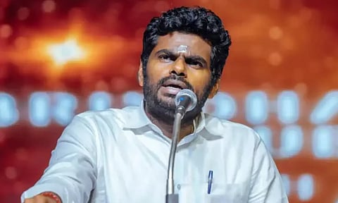 செல்ஃபி கேட்டால் திருநீறை அழிக்கிறார் ஒரு அரசியல் தலைவர்- அண்ணாமலை