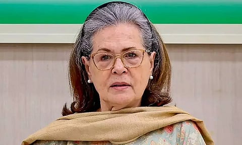 சோனியா காந்தியிடம் இருந்து நேரு கடிதங்களை திரும்பப் பெற சட்ட நடவடிக்கை: மத்திய அரசு தகவல்