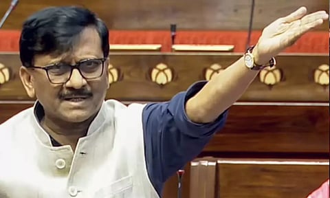 யாருக்கும் பணிந்து போகாத ஈரானிடம் இருந்து மோடி அரசு சுயமரியாதையை கற்றுக்கொள்ள வேண்டும் - சஞ்சய் ராவத்