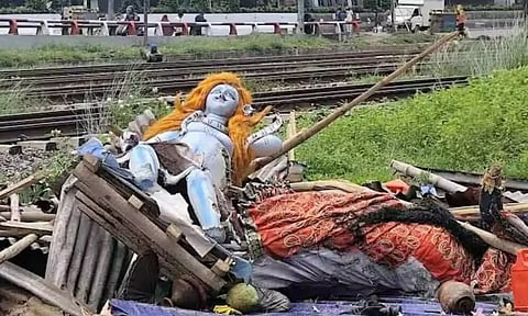 வங்கதேசத்தில் துர்கா கோவில் இடிப்பு.. மத்திய அரசு கண்டனம்