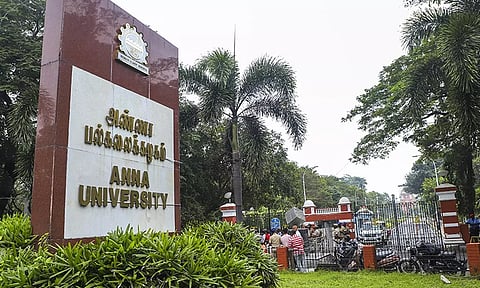 அண்ணா பல்கலைக்கழகத்திற்குள் நுழைந்து மாணவியை தாக்கிய முன்னாள் காதலன் கைது