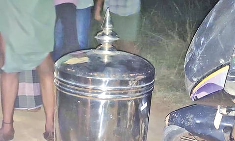 புதுக்கோட்டை அருகே ஒரே நாளில் 3 கோவில்களின் உண்டியல்களை உடைத்து பணம் திருட்டு