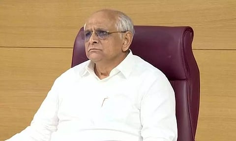 பாலம் இடிந்த விபத்து: பலியானோர் குடும்பத்துக்கு ரூ.4 லட்சம் நிவாரணம் அறிவித்த முதல் மந்திரி