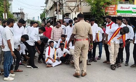 போராட்டத்தில் கலந்து கொள்ள சென்ற த.வெ.க. நிர்வாகிகள் காஞ்சிபுரத்தில் கைது