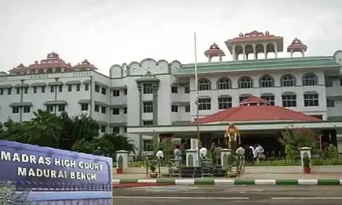 சட்டவிரோத மணல்குவாரிகள் மீது கடும் நடவடிக்கை- உயர்நீதிமன்ற மதுரை கிளை உத்தரவு