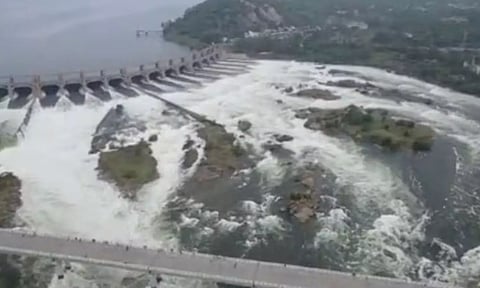 இந்த ஆண்டில் 3-வது முறையாக நிரம்பிய மேட்டூர் அணை: கரையோர மக்களுக்கு எச்சரிக்கை