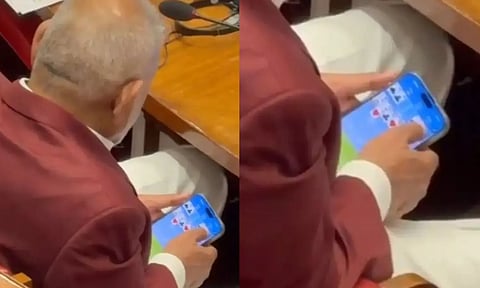 VIDEO: சட்டமன்றக் கூட்டத்தில் செல்போனில் ரம்மி விளையாடிய மகாராஷ்டிர விவசாயத்துறை அமைச்சர்!