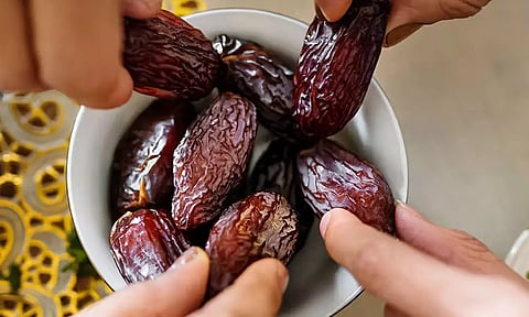 தினமும் பேரீச்சம் பழம் அதிகம் சாப்பிடுவதால் ஏற்படும் பக்கவிளைவுகள்