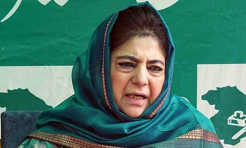 போரை பற்றி பேசுவதை நிறுத்துவிட்டு, பாகிஸ்தானுடன் பேச்சுவார்த்தையில் ஈடுபட வேண்டும்: மெகபூபா முப்தி