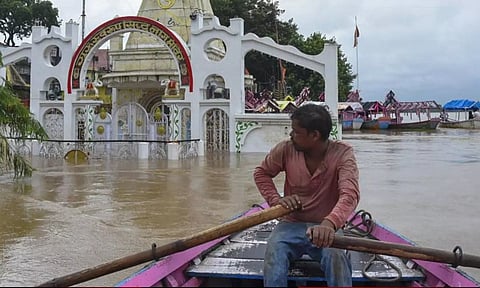 ம.பியில் கனமழையால் ஏற்பட்ட வெள்ளம் - 2900 பேர் வெளியேற்றம் - மீட்புப் பணியில் ராணுவம்