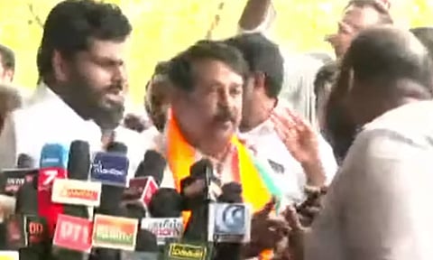 ஆதாரம் காட்டிய ஓ.பி.எஸ்.- நயினார் நாகேந்திரனை பேசவிடாமல் அழைத்து சென்ற அண்ணாமலை