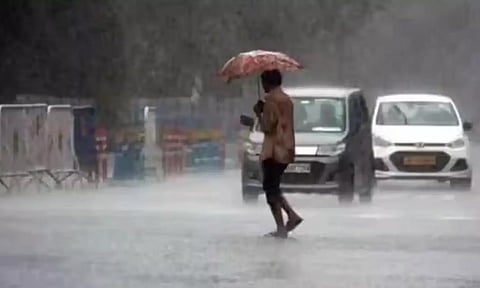 தமிழகத்தில் 2 மாவட்டங்களுக்கு நாளை "ரெட் அலர்ட்"