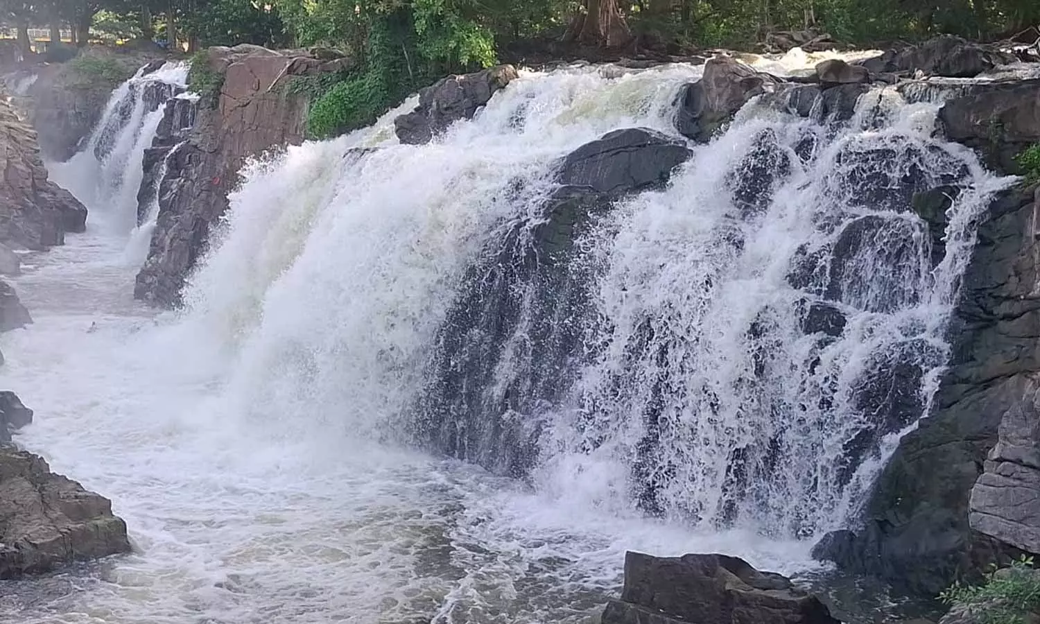 ஒகேனக்கல்லுக்கு நீர்வரத்து அதிகரிப்பு