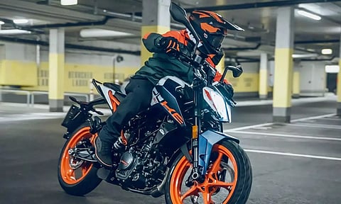 என்ட்ரி லெவலில் புதிய பைக் அறிமுகம் செய்த கேடிஎம் - விலை எவ்வளவு தெரியுமா?