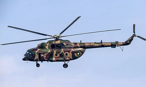 பாகிஸ்தானில் நிவாரண பொருளை ஏற்றிச்சென்ற ஹெலிகாப்டர் விழுந்து நொறுங்கி 5 பேர் சாவு