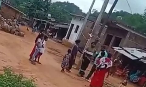 விடிய விடிய சித்ரவதை: மருமகனை கம்பத்தில் கட்டி வைத்து அடி வெளுத்து வாங்கிய மாமியார்