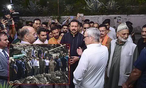 உயிரோடு மீட்க முடியவில்லை என்றால், உடலையாவது மீட்டுத்தாருங்கள்: உமர் அப்துல்லாவிடம் கொந்தளித்த மக்கள்..!