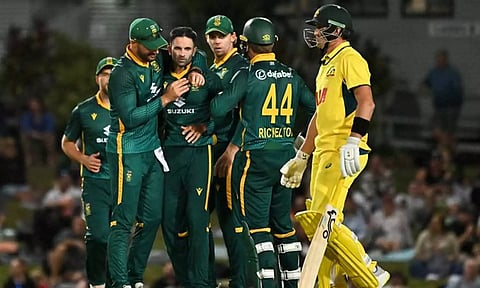 முதல் ஒருநாள் போட்டி: ஆஸ்திரேலியாவை ஓட விட்ட தென் ஆப்பிரிக்கா- 98 ரன்களில் அபார வெற்றி