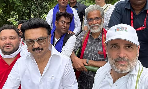 முதலமைச்சர் மு.க.ஸ்டாலினுடன் SELFIE எடுத்துக்கொண்ட ராகுல் காந்தி