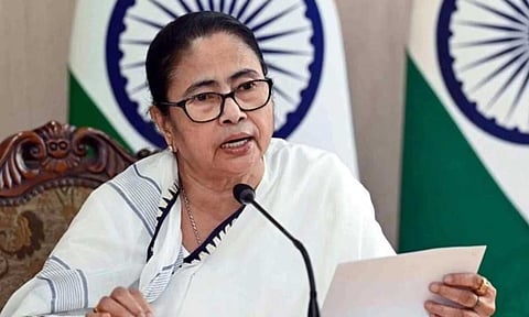 இந்திய பிரதமர்களுடன் பணியாற்றிய அனுபவம்: புத்தகமாக வெளியிடும் மம்தா பானர்ஜி